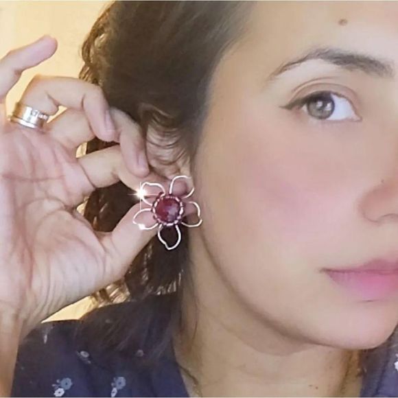 Rose gold plated handmade flower crystal earrings - Picture 5 of 5